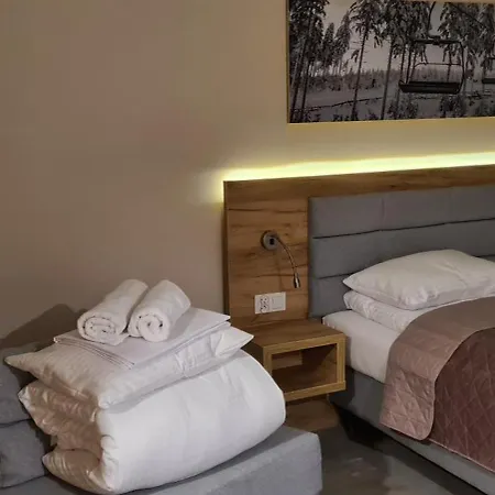 Aparthotel Apartamenty Czarna Gora 131 Сєнна Екстер'єр фото